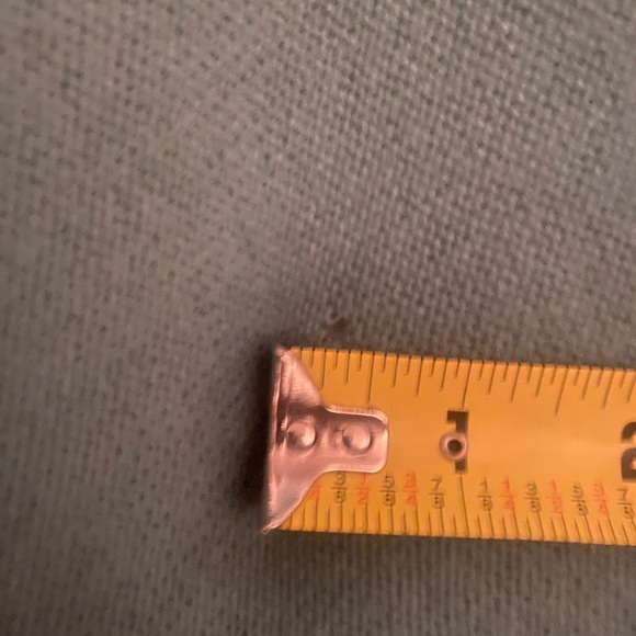 Halogen Nordstrom’s cashmere two toned beauty* does have two small holes - Picture 7 of 7